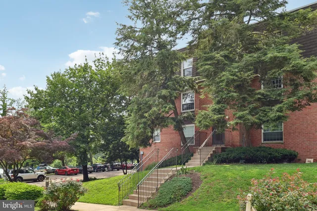 $265,000 | 4000 Gypsy Lane, Unit 529, Philadelphia, PA 19129