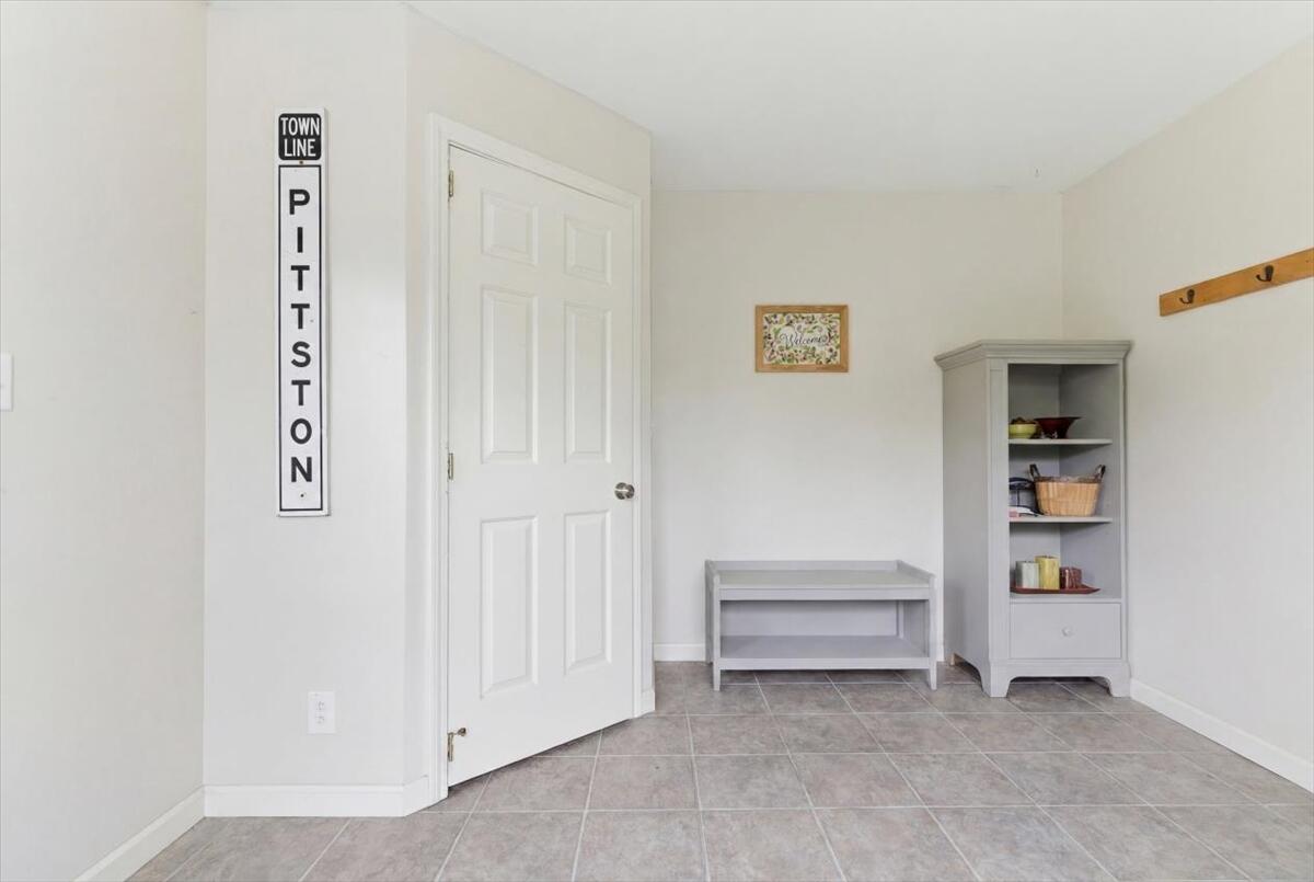 37 Palmer Road Pittston, ME 04345 - Photo 15 of 57 15-DSC05498_declutter_e482952d