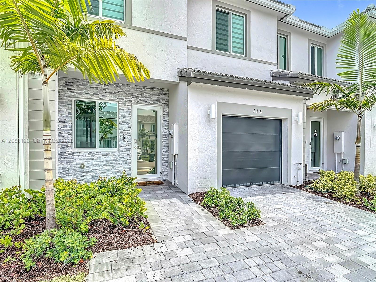 716 Southeast 14th Street Homestead, FL 33034 - Photo 9 of 60 Gallery Image 9