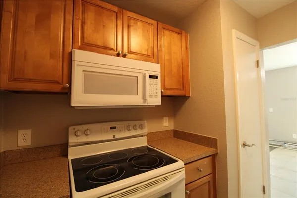 $1,350 | 13731 Juniper Blossom Drive, Unit 201, Tampa, FL 33618