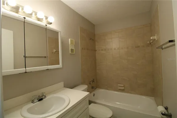 $1,350 | 13731 Juniper Blossom Drive, Unit 201, Tampa, FL 33618