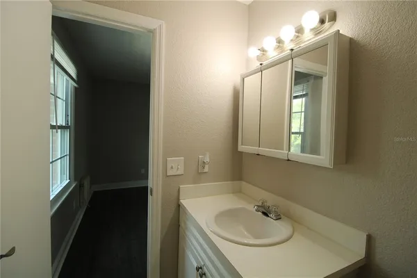 $1,350 | 13731 Juniper Blossom Drive, Unit 201, Tampa, FL 33618