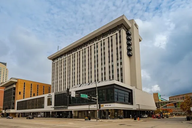 $205,000 | 220 Broadway Avenue South, Unit 1417, Rochester, MN 55904