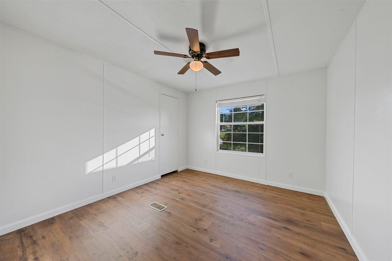 9155 Glasgow Road Smiths Grove, KY 42171 - Photo 10 of 29 Gallery Image 10