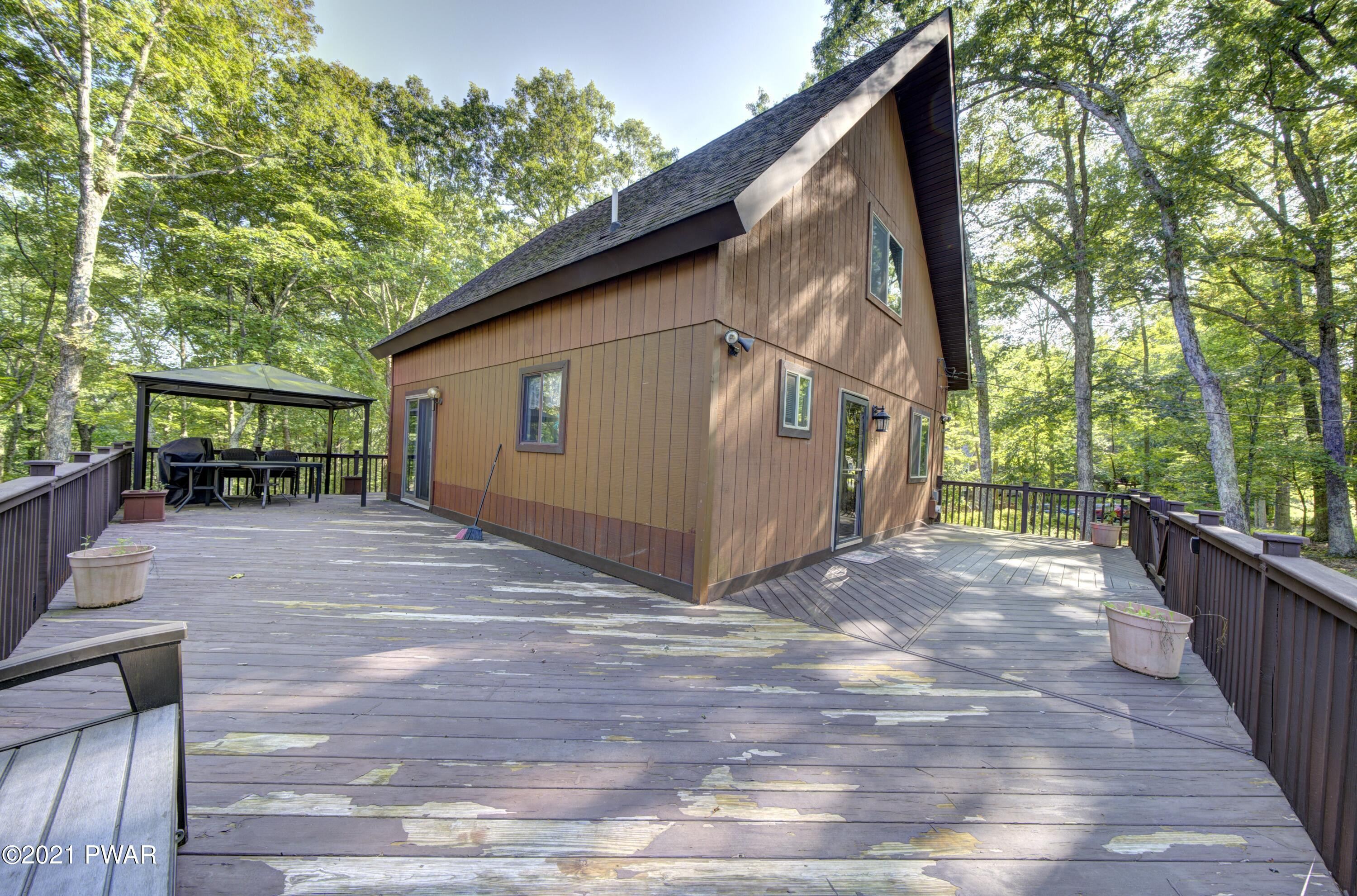 154 Tanager Road Lackawaxen, PA 18435 - Photo 3 of 37 Deck