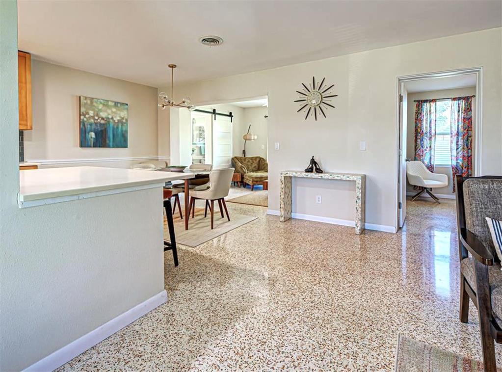 220 Glen Oak Road Venice, FL 34293 - Photo 8 of 45 Gallery Image 8