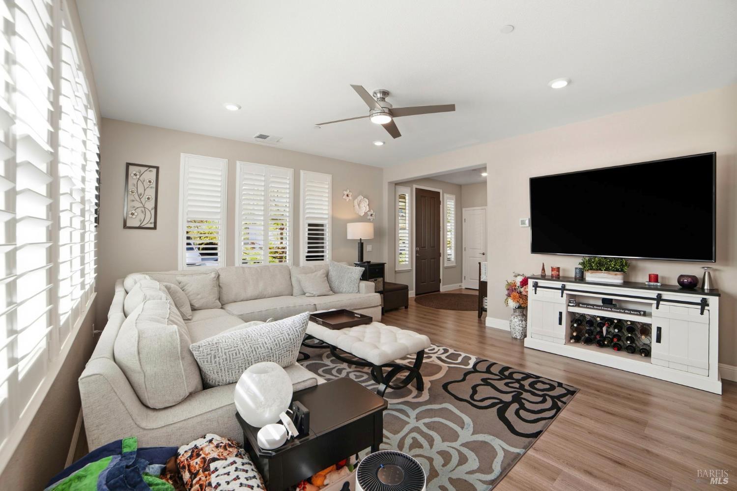 7750 Wildrose Way Rohnert Park, CA 94928 - Photo 6 of 40