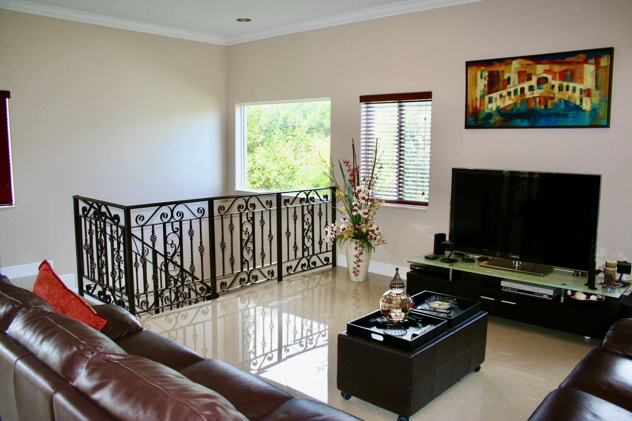 917 Red Bird Road Key Largo, FL 33037 - Photo 12 of 21 living room area