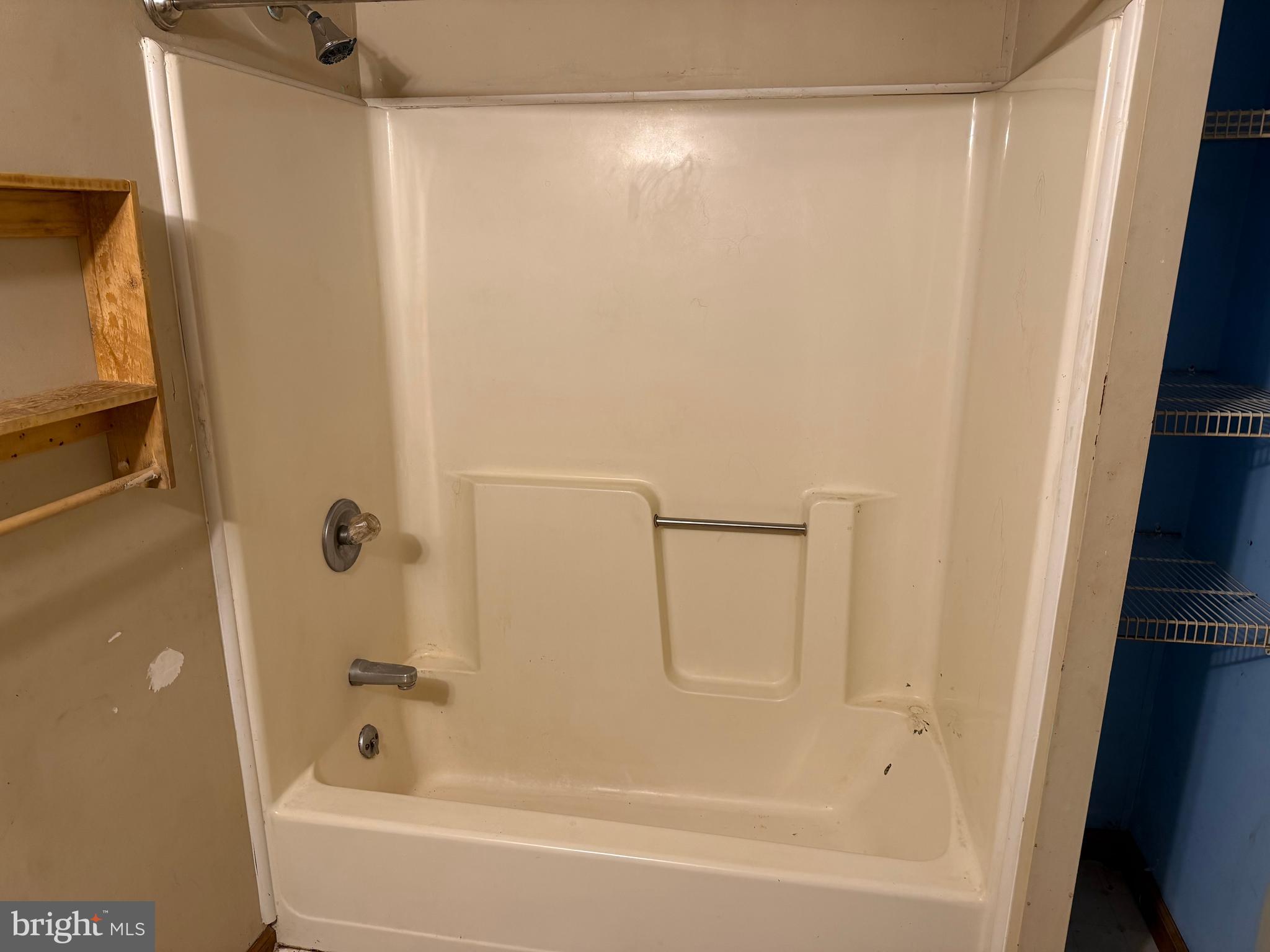 2257 South Forge Road Palmyra, PA 17078 - Photo 19 of 34 a bathroom with a shower and a bath tub