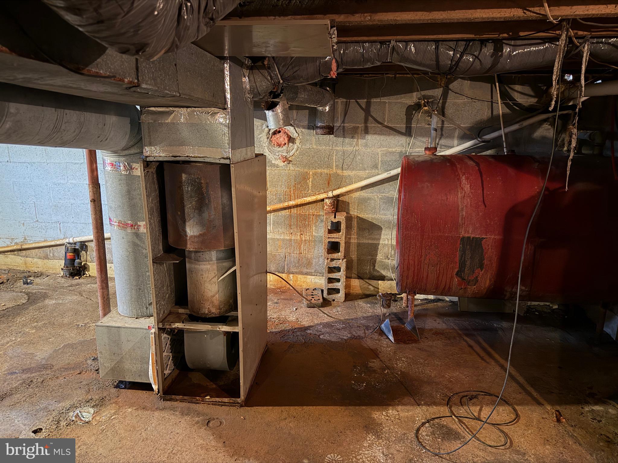 2257 South Forge Road Palmyra, PA 17078 - Photo 31 of 34 a room with gym equipment