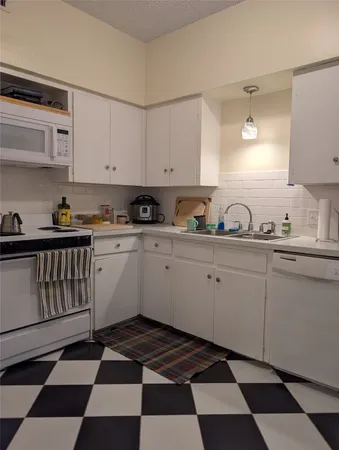 $1,900 | 3119 Tom Green Street, Unit 1, Austin, TX 78705