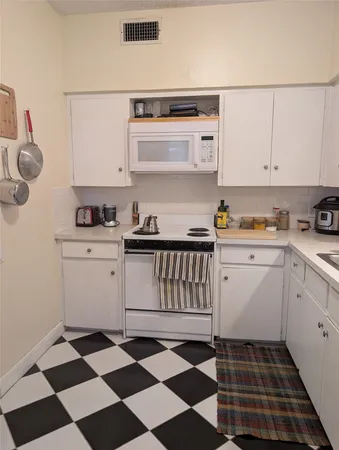 $1,900 | 3119 Tom Green Street, Unit 1, Austin, TX 78705