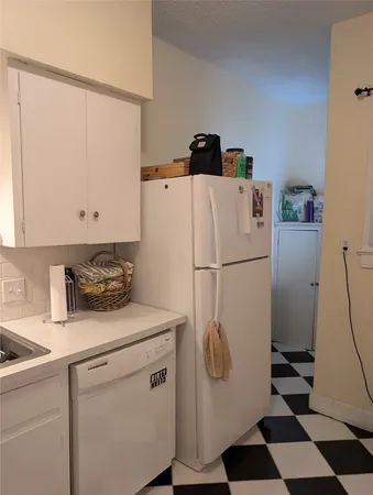 $1,900 | 3119 Tom Green Street, Unit 1, Austin, TX 78705