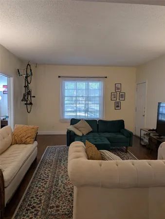 $1,900 | 3119 Tom Green Street, Unit 1, Austin, TX 78705