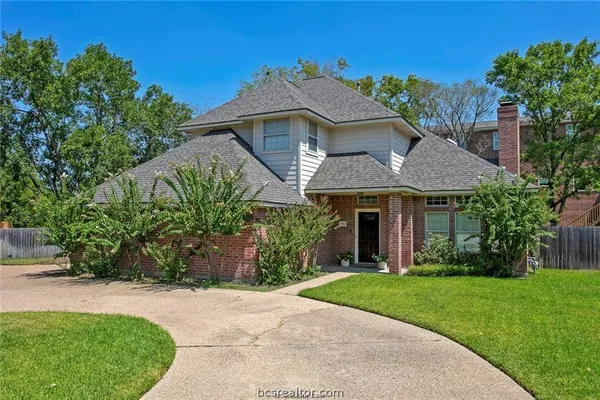 $2,850 | 203 Chimney Hill Circle, College Station, TX 77840