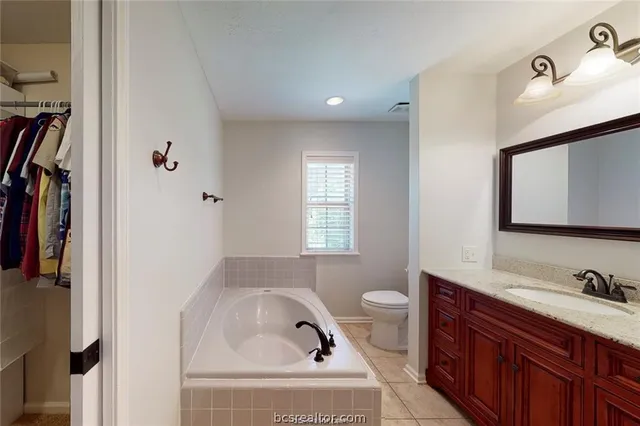 $3,250 | 203 Chimney Hill Circle, College Station, TX 77840