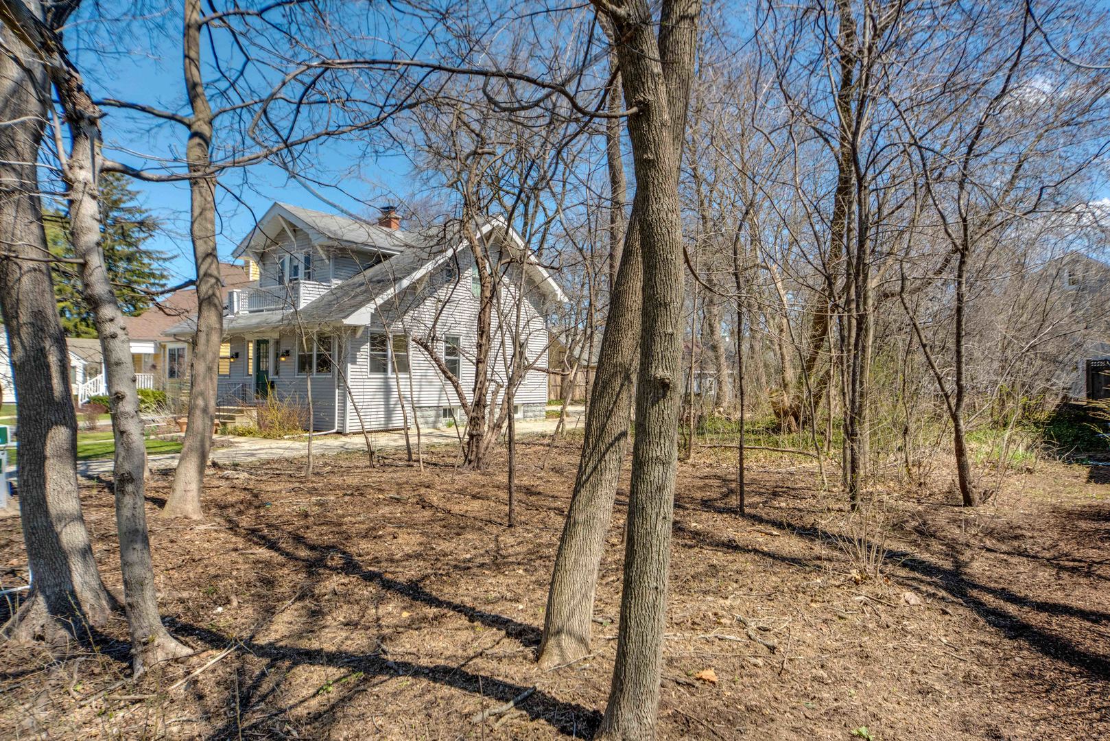 147 Washington Road Lake Forest, IL 60045 - Photo 1 of 1 a view of a yard with large tree