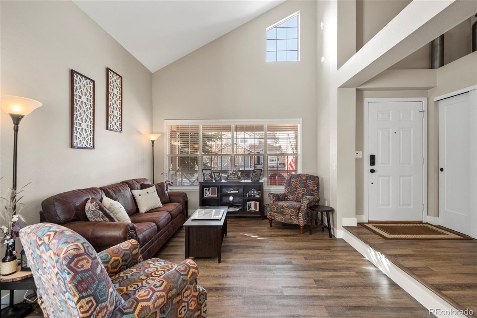 9158 Sugarstone Circle Highlands Ranch, CO 80130 - Photo 5 of 50