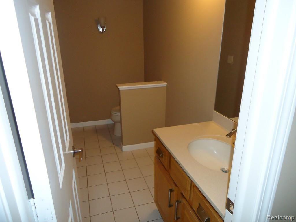 25918 Branchaster Road Farmington Hills, MI 48336 - Photo 24 of 36