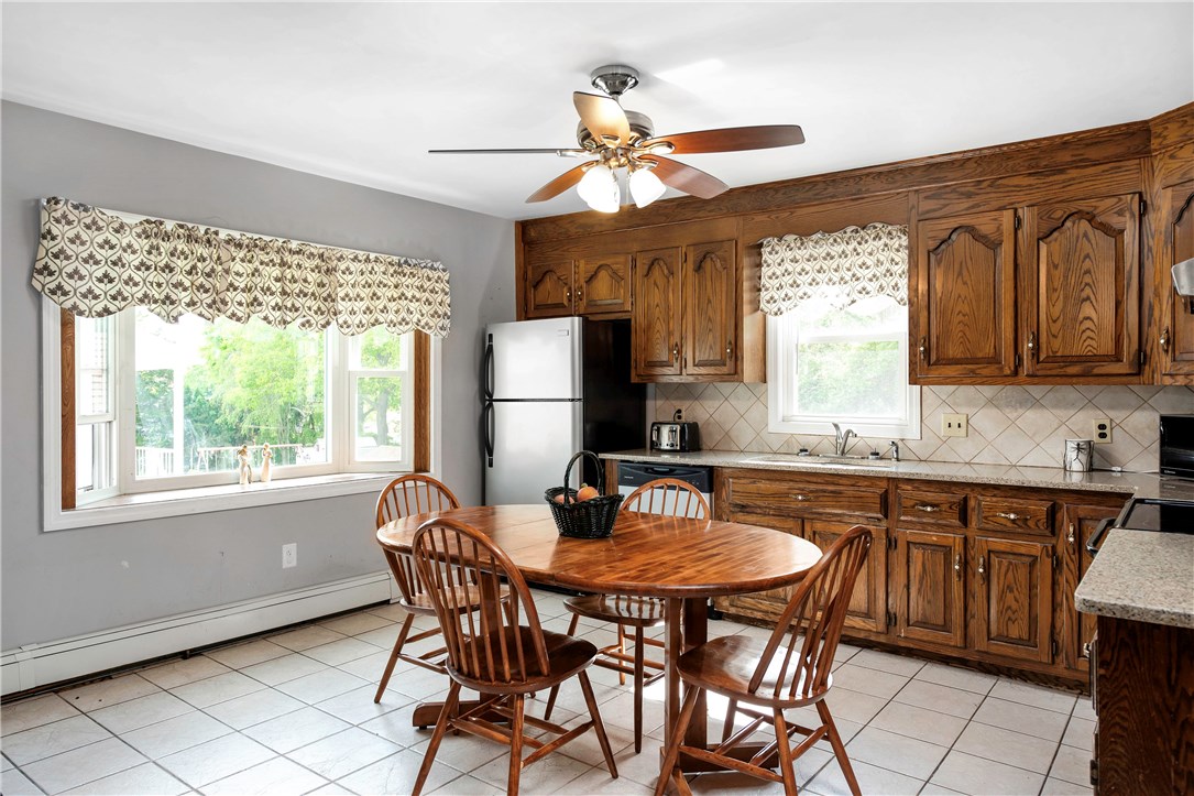 607 Mendon Road Woonsocket, RI 02895 - Photo 5 of 21