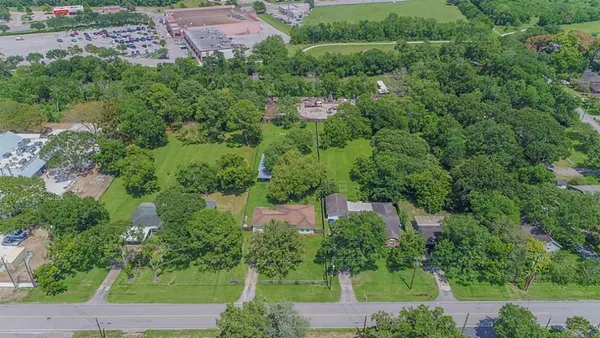 $1,900 | 116 Texas Avenue, League City, TX 77573