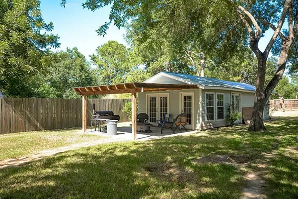 $1,900 | 116 Texas Avenue, League City, TX 77573