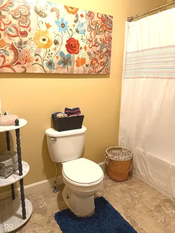 $315,900 | 2005 East Poplarwood Court, Rockville, IN 47872