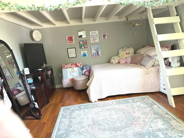 $315,900 | 2005 East Poplarwood Court, Rockville, IN 47872