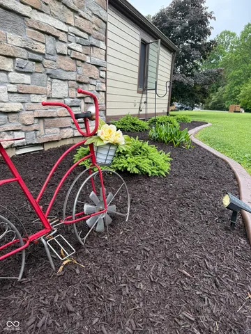 $315,900 | 2005 East Poplarwood Court, Rockville, IN 47872