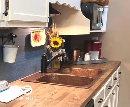 $315,900 | 2005 East Poplarwood Court, Rockville, IN 47872