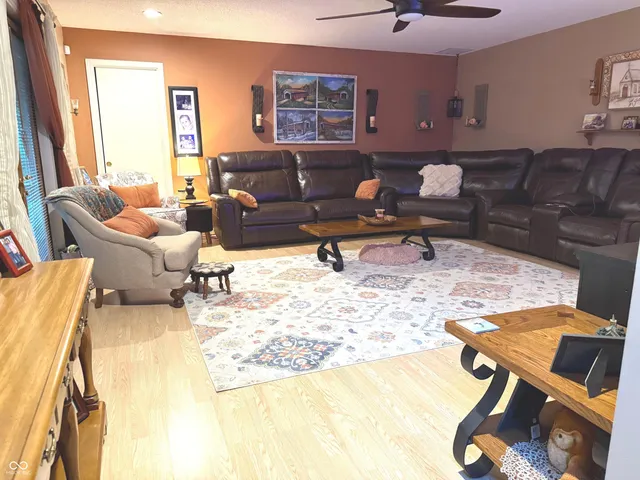 $315,900 | 2005 East Poplarwood Court, Rockville, IN 47872