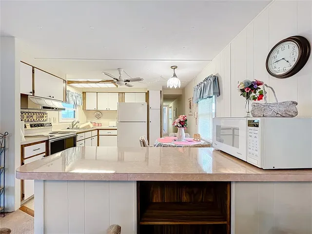 $214,900 | 25933 Zinnia Lane, Astatula, FL 34705