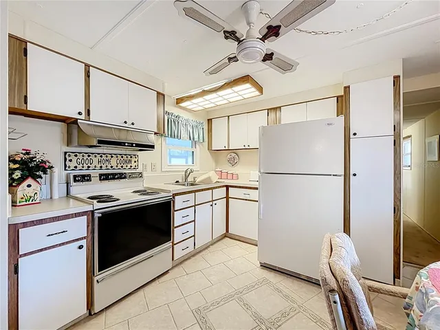 $214,900 | 25933 Zinnia Lane, Astatula, FL 34705