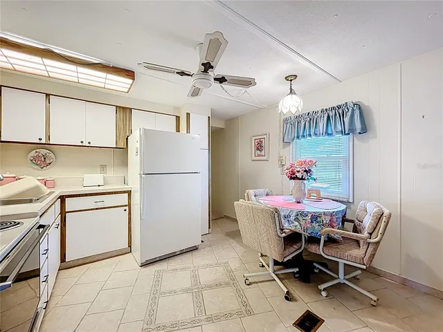 $214,900 | 25933 Zinnia Lane, Astatula, FL 34705