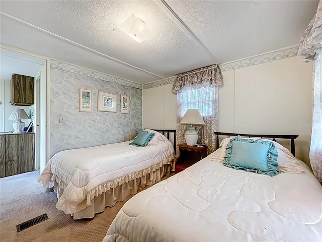 $214,900 | 25933 Zinnia Lane, Astatula, FL 34705