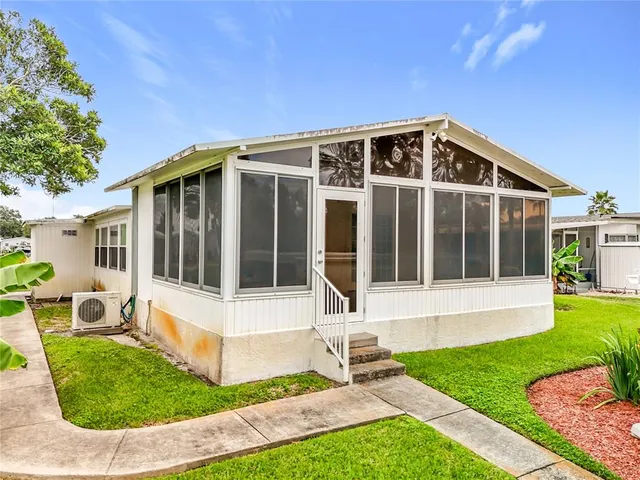 $214,900 | 25933 Zinnia Lane, Astatula, FL 34705