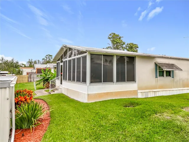 $214,900 | 25933 Zinnia Lane, Astatula, FL 34705