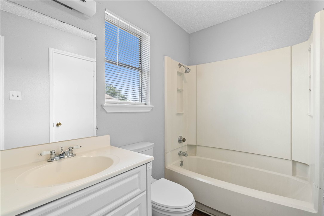 6702 Everhart Road, Unit M 106 Corpus Christi, TX 78413 - Photo 9 of 16