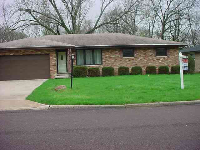 3134 West Chartwell Road Peoria, IL 61614 - Photo 1 of 9 Gallery Image 1