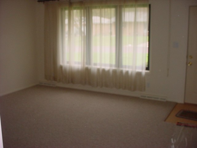 3134 West Chartwell Road Peoria, IL 61614 - Photo 5 of 9 Gallery Image 5