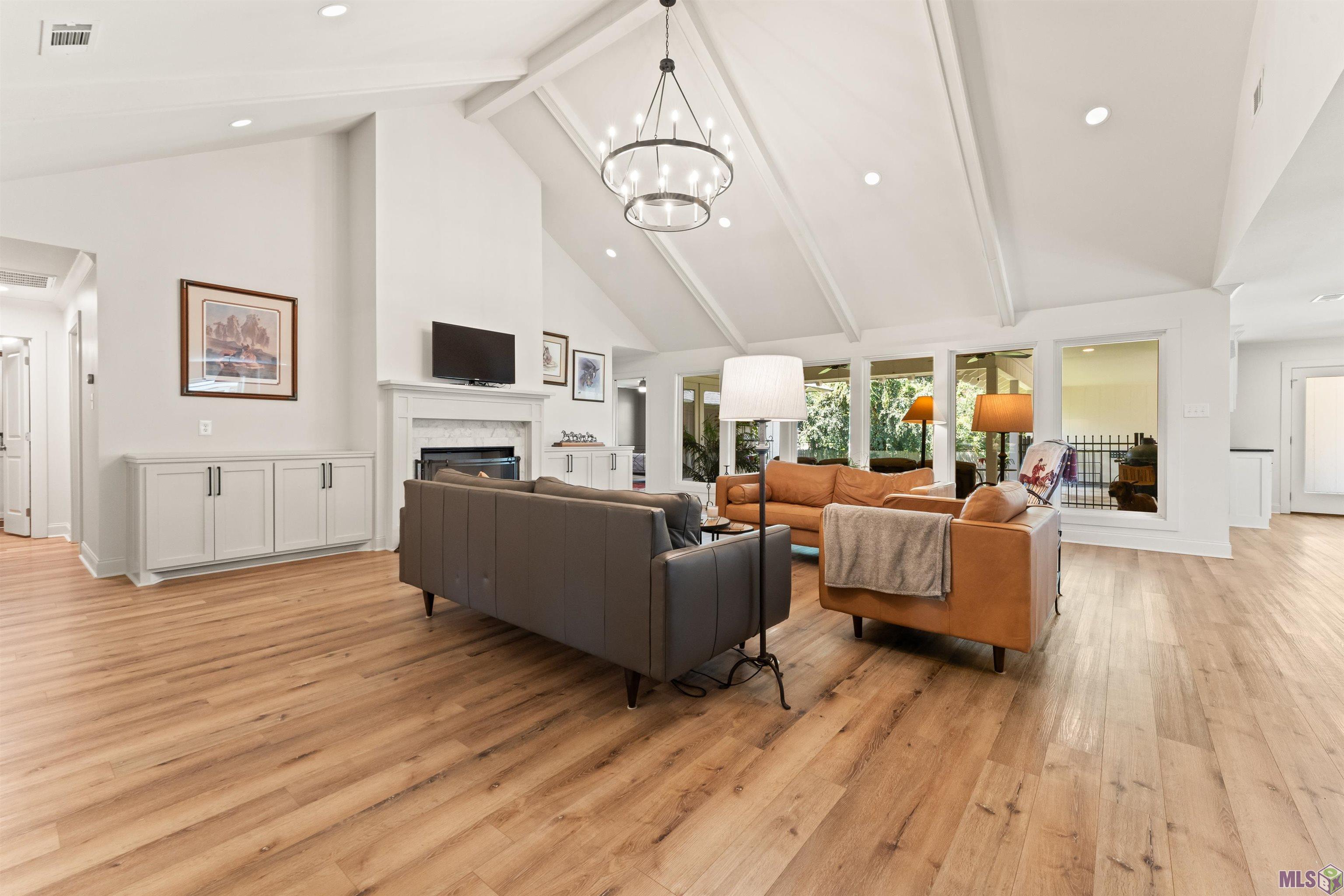 5755 Hyacinth Avenue Baton Rouge, LA 70808 - Photo 4 of 27