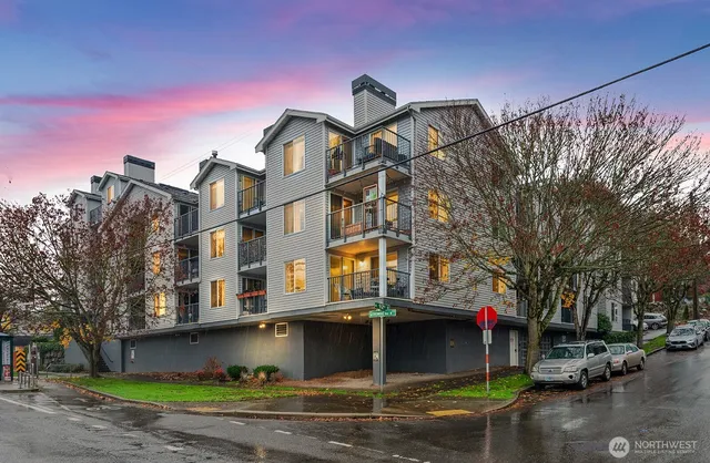 $350,000 | 9200 Greenwood Avenue North, Unit 104, Seattle, WA 98103