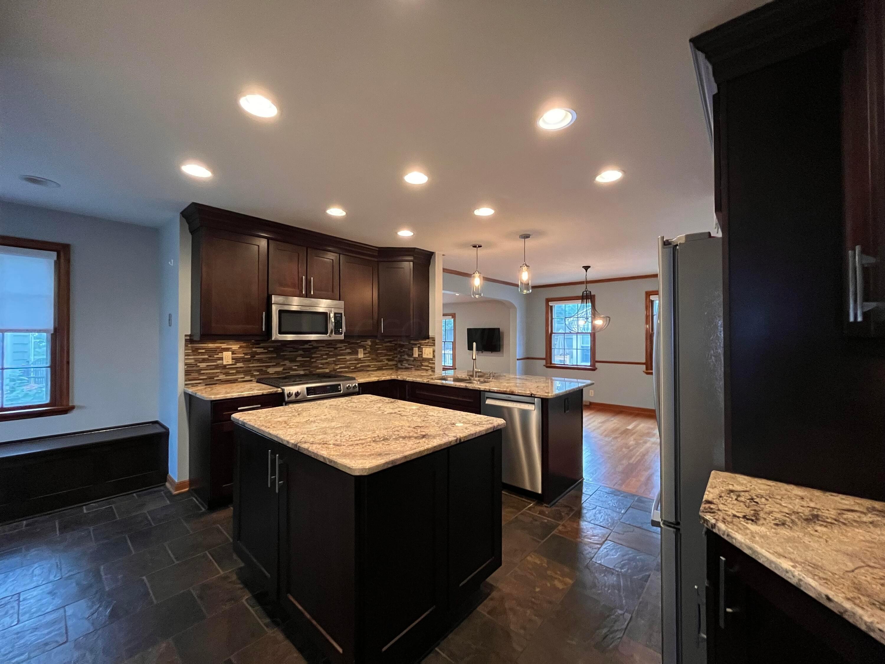 415 Arden Road Columbus, OH 43214 - Photo 11 of 38 011_Kitchen3_415Arden