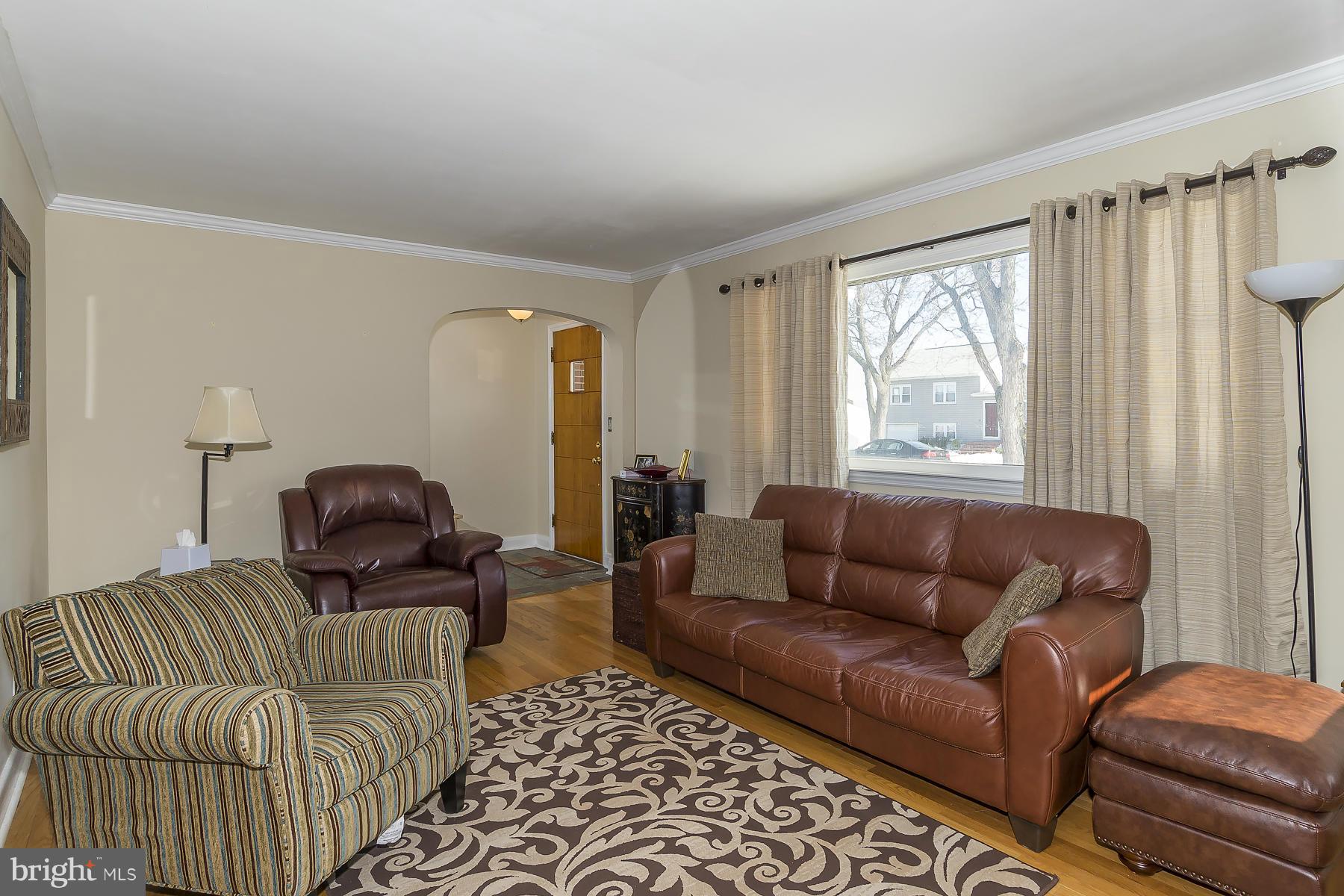 6210 North Orchard Road Linthicum, MD 21090 - Photo 6 of 30 LIVING ROOM
