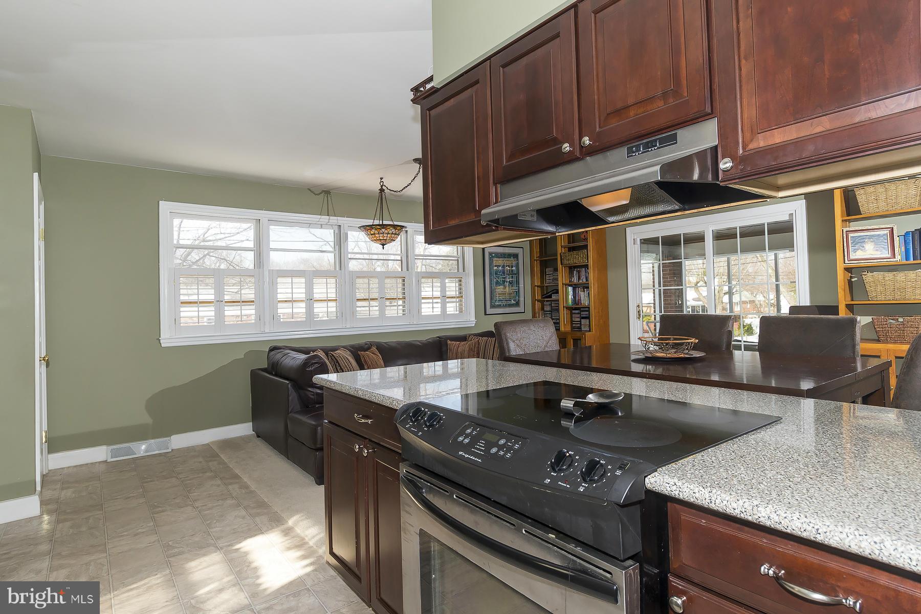 6210 North Orchard Road Linthicum, MD 21090 - Photo 10 of 30 KITCHEN