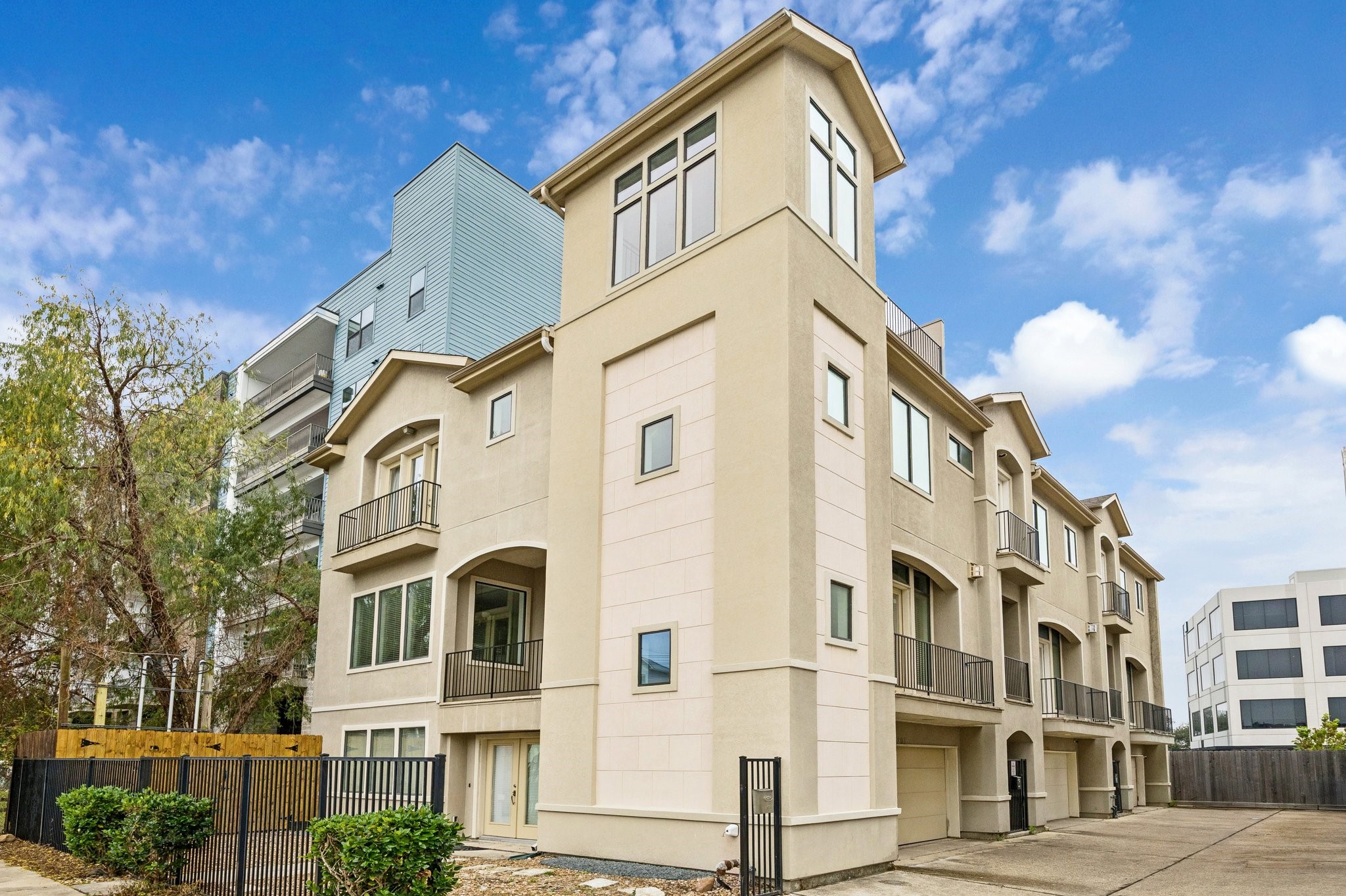 1203 Detering Street Houston, TX 77007 - Photo 1 of 15 a view of a large white building