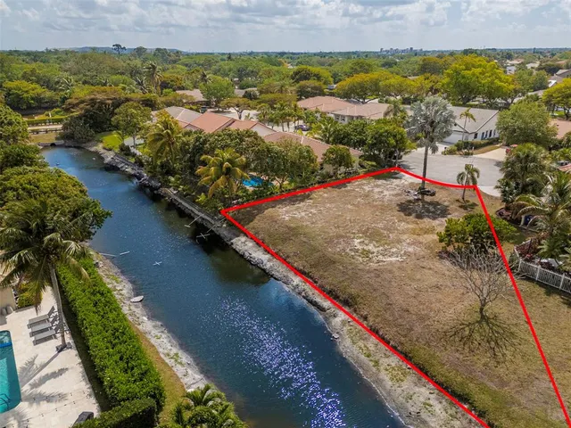 $379,990 | 5939 Northwest 52nd Street, Coral Springs, FL 33067