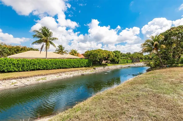 $379,990 | 5939 Northwest 52nd Street, Coral Springs, FL 33067