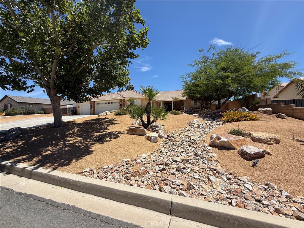 19581 Powhatan Road Apple Valley, CA 92308 - Photo 1 of 80