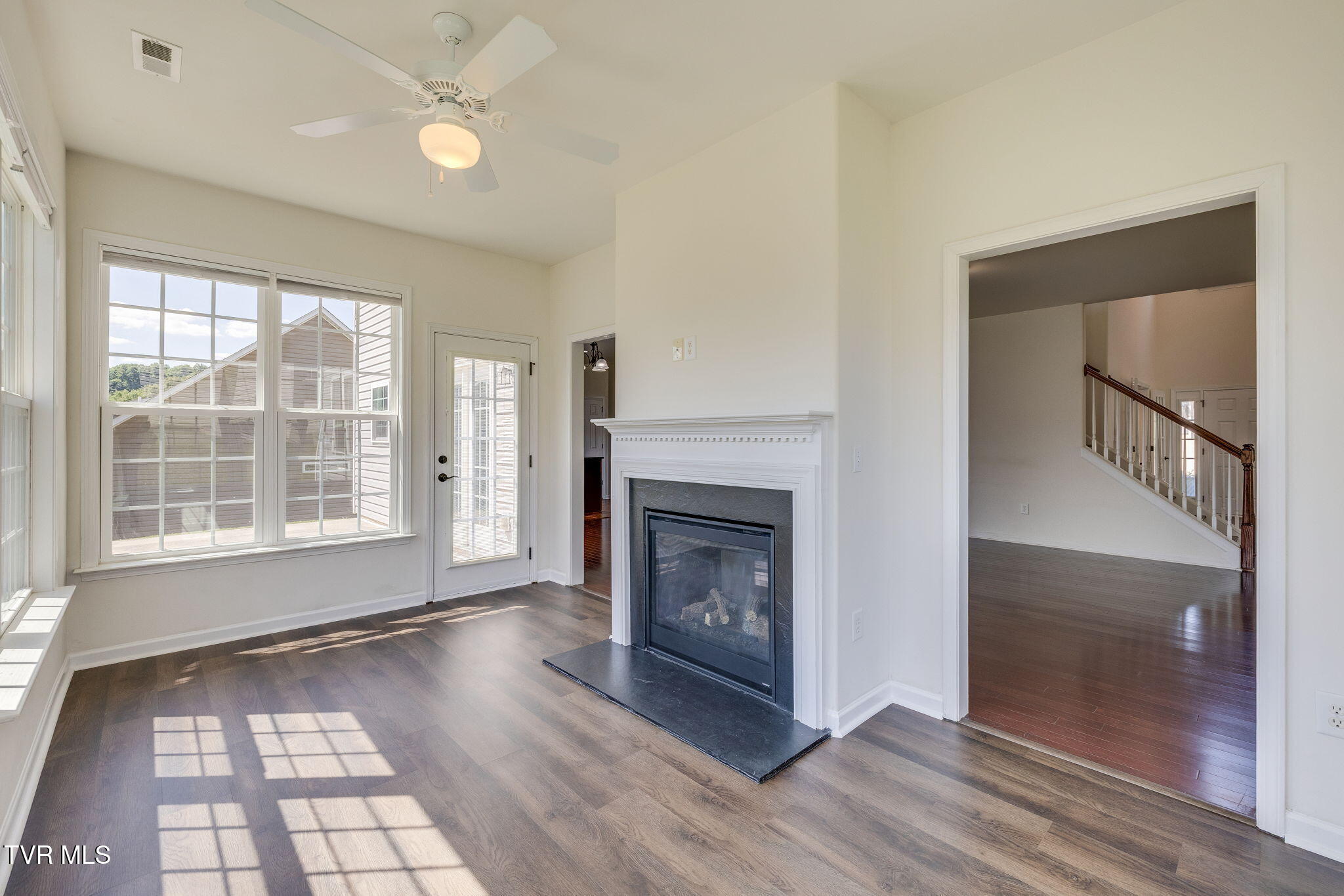 587 Suffolk Road Johnson City, TN 37615 - Photo 29 of 56 029